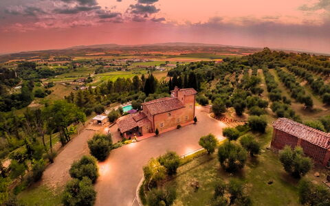 Villa Larino: Inmuebles, Pueblo, Casa De Campo, Hacienda, Castillo, Mansión, Villa, Casa Histórica, Noche