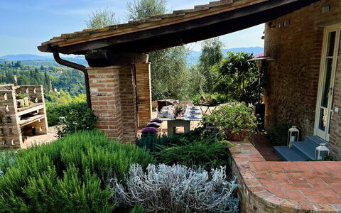 Villa Larino: Arbusto, Jardín, Ladrillo, Cobertura Del Suelo, Paisajismo, Patio Interior, Losa, Maceta, Yarda