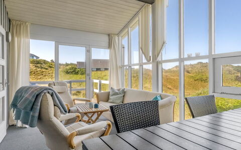 Elsamaria - 400M from the Sea: Madera, Mueble, Casa, Suelo, Diseño De Interiores, Porche, Silla, Madera Dura, Sombra, Manchas De Madera