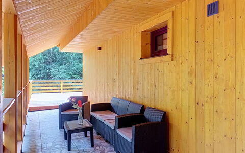 Hraničná: Mueble, Diseño De Interiores, Piso, Suelo, Mesa, Madera, Techo, Silla, Habitación, Sofá