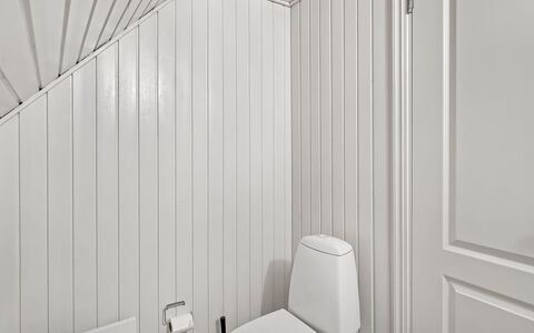 Eufemia - 2.8Km from the Sea: Madera, Piso, Suelo, Diseño De Interiores, Techo, Arreglo De Tubería, Baño, Lámpara