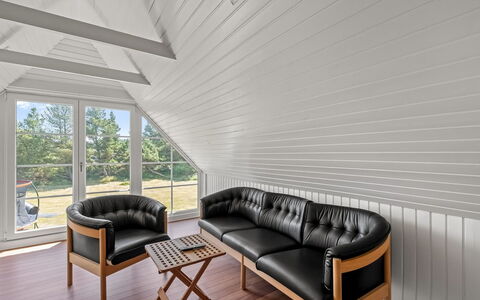 Eufemia - 2.8Km from the Sea: Madera, Piso, Mueble, Suelos De Madera, Suelo, Diseño De Interiores, Techo, Sala, Sofá, Madera Dura