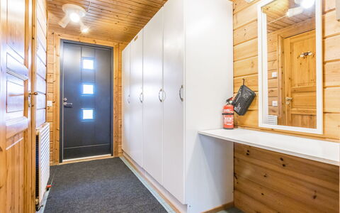 Lähikaltio 317, As. Karpalo: Madera, Piso, Suelo, Habitación, Techo, Puerta, Manchas De Madera, Madera Dura, Tablón, Suelos De Madera