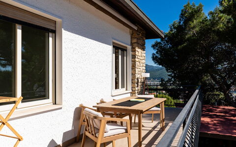 A Casa di Amici: Mueble, Diseño De Interiores, Piso, Suelo, Mesa, Madera, Techo, Silla, Habitación, Sofá