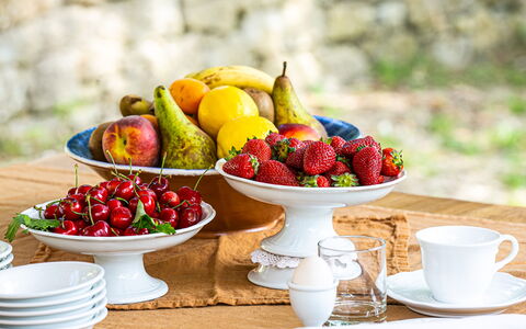 Borgo San Polino: Fruta, Vajilla, Utensilios Para Servir, Comida, Produce, Vajilla, Porcelana, Plato