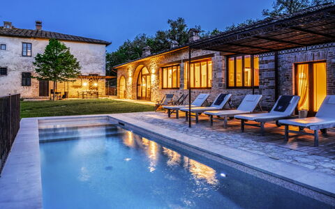 Casa Faraona: Piscina, Arquitectura, Material Compuesto, Inmuebles, Recurso, Mueble Para Exteriores, Thermae, Villa, Eco Hotel, Hacienda