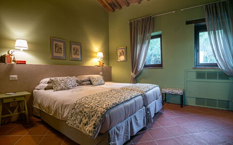 Casa Faraona: Mueble, Diseño De Interiores, Cama, Habitación, Pared, Habitación, Techo, Sábana, Lecho, Piso