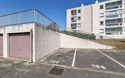 Résidence de la Mer: Arquitectura, Departamento, Material Compuesto, Hormigón, Condominio, Balcón, Cerca, Inicio De Esgrima