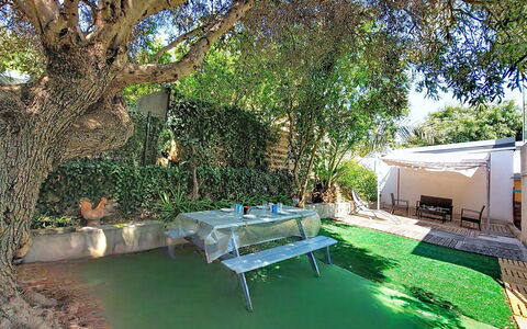 Le Moulin: Mueble, Diseño De Interiores, Departamento, Suelo, Piso, Mesa, Silla, Sala, Habitación, Casa