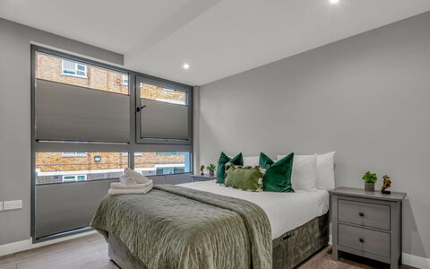 Hoxton 310: Diseño De Interiores, Piso, Techo, Suelo, Mueble, Cama, Habitación, Sábana, Lecho, Habitación