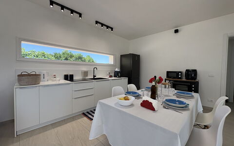 Villa la Vigne: Mueble, Diseño De Interiores, Piso, Mostrador, Cocina, Techo, Suelo, Encendiendo, Aparato De Cocina, Habitación