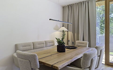 Das Weidach: Mueble, Diseño De Interiores, Piso, Mesa, Madera, Suelo, Silla, Cocina Y Comedor Mesa, Habitación, Comedor