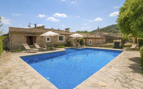 Can Toni: Piscina, Inmuebles, Losa, Villa