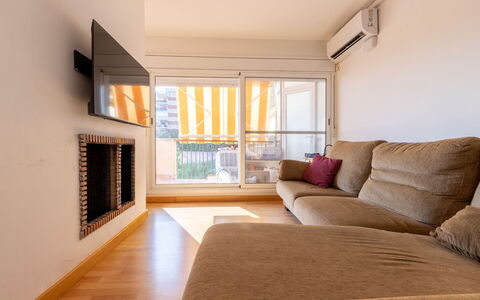 Faro Grande Salou: Piso, Diseño De Interiores, Suelo, Madera, Suelos De Madera, Habitación, Departamento, Mueble, Sofá, Sala