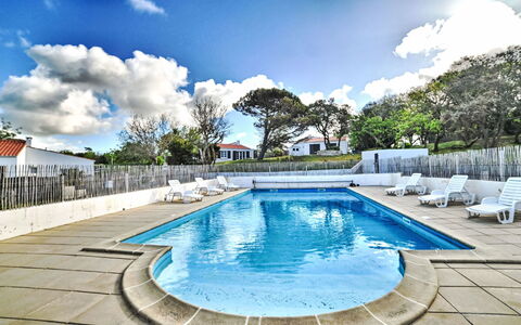 Les Cariatides 8: Piscina, Recurso, Paisajismo, Mueble Para Exteriores, Ciudad De Vacaciones, Hotel, Eco Hotel