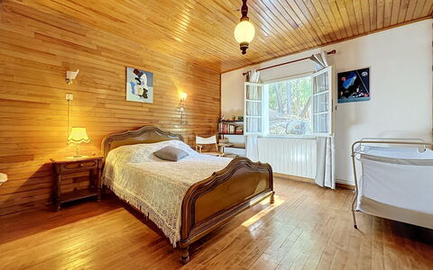 La Bergerie de Portes: Mueble, Diseño De Interiores, Piso, Madera, Techo, Suelo, Suelos De Madera, Cama, Habitación, Encendiendo