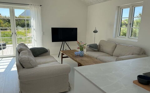 Selvi - 500M from the Sea: Mueble, Sofá, Piso, Madera, Suelo, Diseño De Interiores, Sala, Habitación, Casa