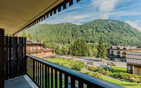 Presanella: Hill Station, Departamento, Balcón, Valle, Pueblo De Montaña, Alpes, Hotel, Alerce