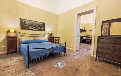 Il Giardino di Lara: Mueble, Piso, Pared, Suelo, Diseño De Interiores, Habitación, Techo, Habitación, Cama, Marco