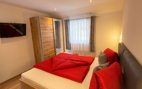 Apartment Bergkristall: Mueble, Madera, Diseño De Interiores, Piso, Cama, Suelo, Habitación, Habitación, Techo, Encendiendo