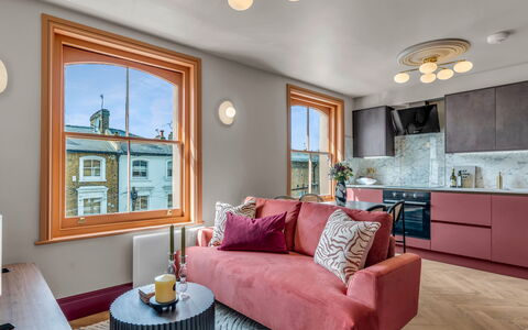 Alojamiento:&nbsp;London West Retreat 2 307.2