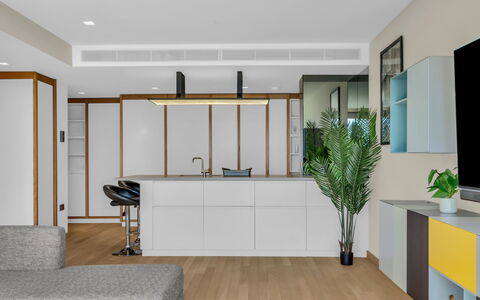 Stratford Loft: Arbusto, Jardín, Barrio Residencial, Planta De La Comunidad, El Terreno Del Lote, Cobertura Del Suelo, Paisajismo, Patio Interior, Yarda