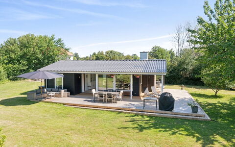 Antonie - 350M from the Sea: Techo, Casa, Cabaña, Casa, Casa De Campo, Inmuebles, Sombra, Césped, Jardín, Yarda
