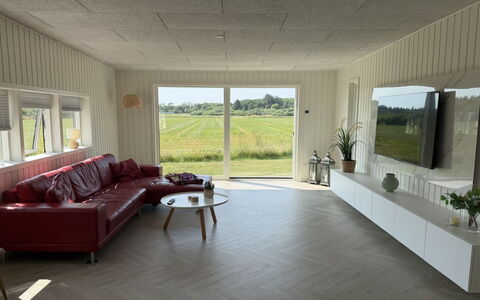 Tameran - from the Sea: Piso, Madera, Suelo, Diseño De Interiores, Suelos De Madera, Techo, Mueble, Sala, Suelo Laminado, Madera Dura