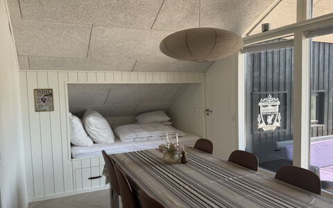 Tameran - from the Sea: Piso, Suelo, Madera, Diseño De Interiores, Mueble, Techo, Suelos De Madera, Habitación, Madera Dura, Lámpara
