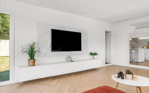 Tameran - from the Sea: Piso, Diseño De Interiores, Pared, Suelo, Madera, Techo, Suelos De Madera, Mueble, Sala, Habitación