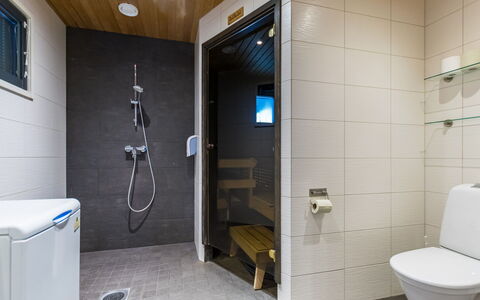 Golfarinkunnas 6A: Piso, Arreglo De Tubería, Suelo, Pared, Diseño De Interiores, Madera, Baño, Baño, Techo, Lavabo