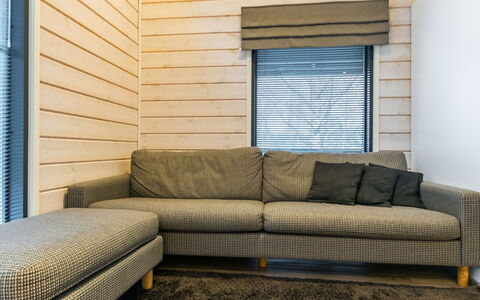 Golfarinkunnas 6A: Mueble, Madera, Sofá, Piso, Diseño De Interiores, Sala, Suelo, Textil, Departamento, Marrón