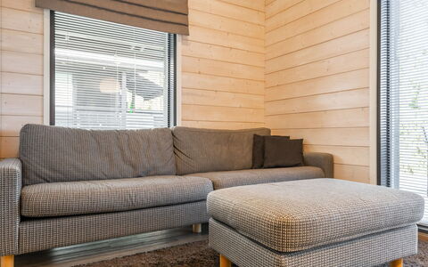 Golfarinkunnas 6B: Mueble, Piso, Madera, Diseño De Interiores, Sofá, Suelo, Sala, Suelos De Madera, Marrón