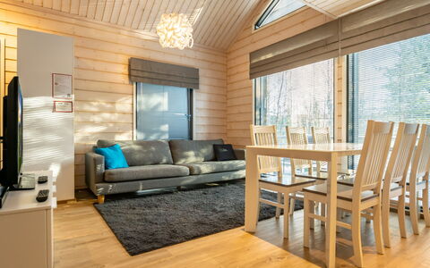 Golfarinkunnas 9A: Diseño De Interiores, Madera, Piso, Mueble, Techo, Casa, Suelo, Sala, Suelos De Madera, Sofá