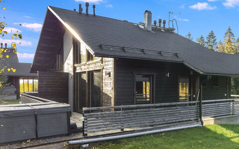 Golfarinkunnas 9C: Madera, Techo, Vía Muerta, Casa, Cabaña, Casa, Cuarto De Troncos, Porche, Edificios Del Jardín