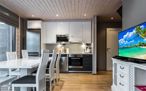 Golfarinkunnas 9C: Diseño De Interiores, Mueble, Piso, Techo, Madera, Sofá, Suelo, Sala, Televisión, Habitación