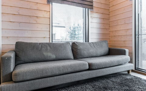 Golfarinkunnas 9C: Madera, Mueble, Sofá, Piso, Sala, Suelo, Material Natural