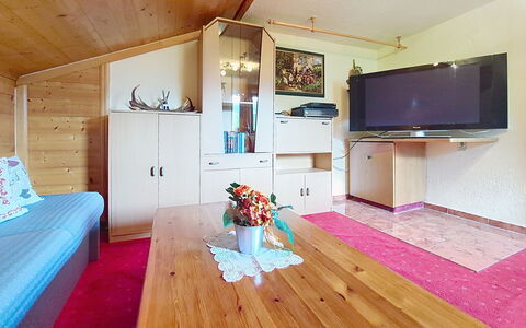 Brandnerhof: Diseño De Interiores, Madera, Techo, Mueble, Piso, Suelo, Habitación, Sala, Sofá, Manchas De Madera