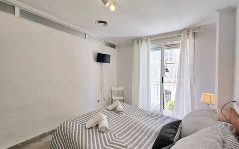 Cartagena 11: Habitación, Cama, Diseño De Interiores, Mueble, Suelo, Linos, Piso, Sábana, Habitación, Lecho