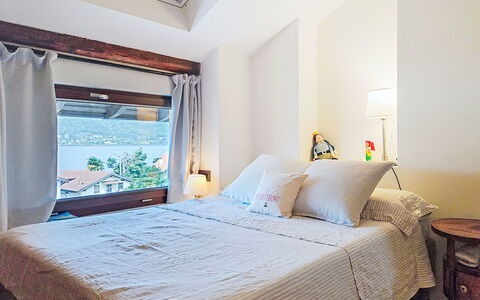 Emma: Cama, Diseño De Interiores, Mueble, Habitación, Lecho, Sábana, Suelo, Madera, Linos, Piso