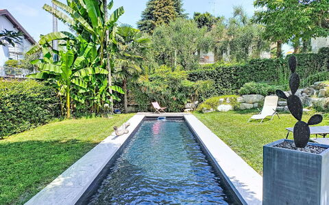 Emma: Arbusto, Jardín, Piscina, Fuente De Agua, Paisajismo, Sombra, Piscina De Reflejo, Patio Interior, Reflexión, Yarda
