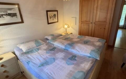 Lenk 755: Cama, Mueble, Habitación, Lecho, Sábana, Diseño De Interiores, Madera, Suelo, Habitación, Marco De La Cama