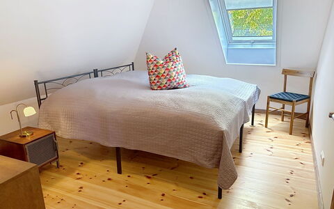Chrischi: Suelos De Madera, Piso, Mueble, Suelo, Madera, Diseño De Interiores, Habitación, Cama, Linos, Encendiendo
