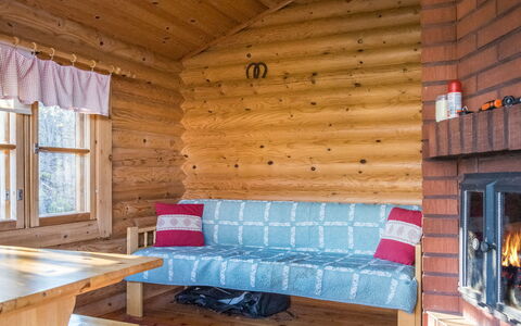 Villa Kettu: Mueble Para Exteriores, Arbusto, Casa, Mesa Al Aire Libre, Mueble, Casa, Jardín, Césped, Patio Interior, Inmuebles