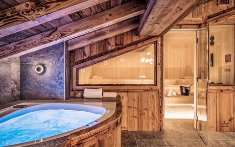 Chalet Atacama: Balcón, Manchas De Madera, Planta De Casa, Mueble Para Exteriores, Maceta