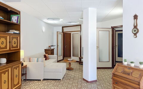 Balconi sulla Spiaggia: Balcón, Manchas De Madera, Planta De Casa, Mueble Para Exteriores, Maceta