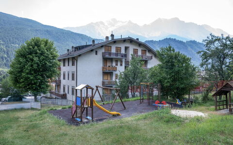 Raggio di Stella: Casa, Barrio Residencial, Casa, Asentamientos Humanos, Cordillera, Hill Station, Valle, Pueblo, Alpes, Cresta