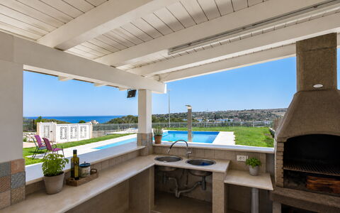 Villa Sara: Piso, Mueble, Suelo, Diseño De Interiores, Casa, Silla, Techo, Cocina, Sombra