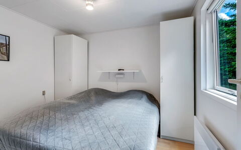 Anina - 300M from the Sea: Cama, Habitación, Diseño De Interiores, Mueble, Sábana, Techo, Piso, Suelo, Lecho, Habitación