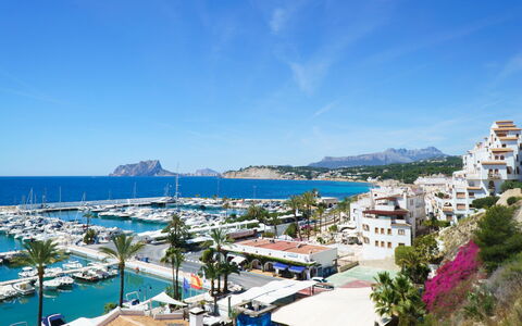 Sol Moraira: Centro De Deportes Acuáticos, Costeras Y Los Accidentes Geográficos Oceánico, Barco, Mar, Costa, Puerto, Watercraft, Recurso, Puerto, Ciudad De Vacaciones